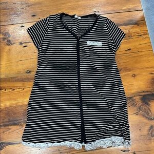 Ekouaer Black and White Striped Button Down Night Gown Size Large